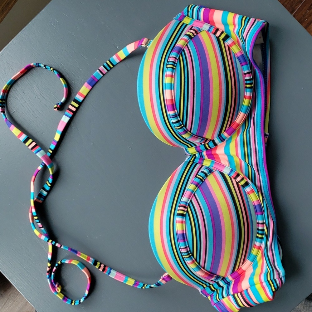 Striped Multicolor Bikini Top Underwire Padded Padded Cups Medium